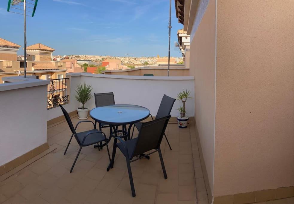 3 Bedroom Townhouse In Alicante, Orihuela Экстерьер фото