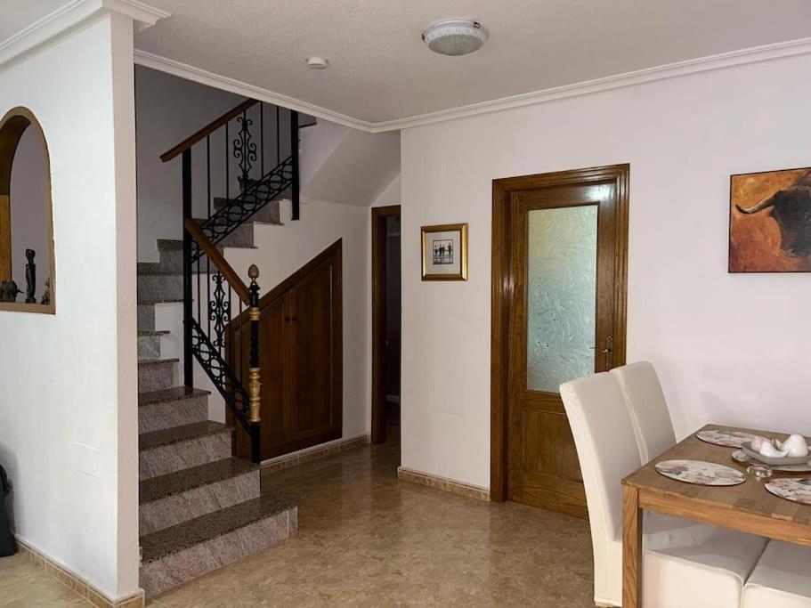 3 Bedroom Townhouse In Alicante, Orihuela Экстерьер фото