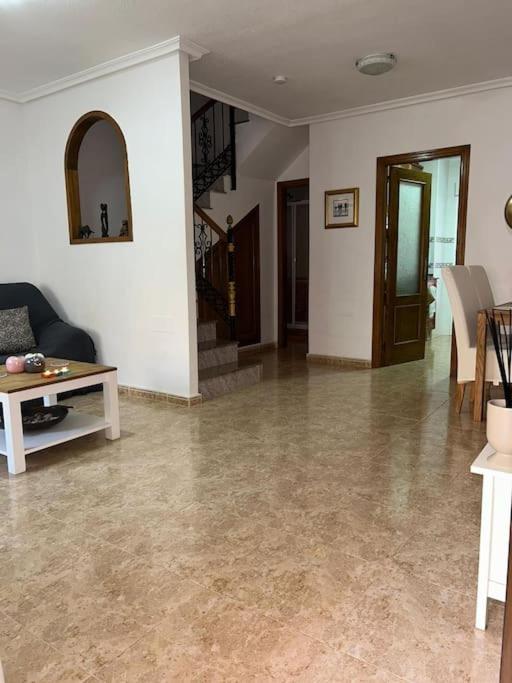 3 Bedroom Townhouse In Alicante, Orihuela Экстерьер фото