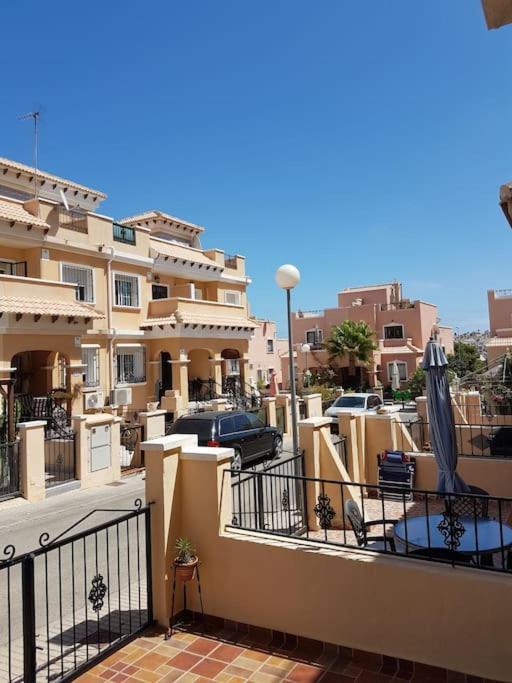 3 Bedroom Townhouse In Alicante, Orihuela Экстерьер фото